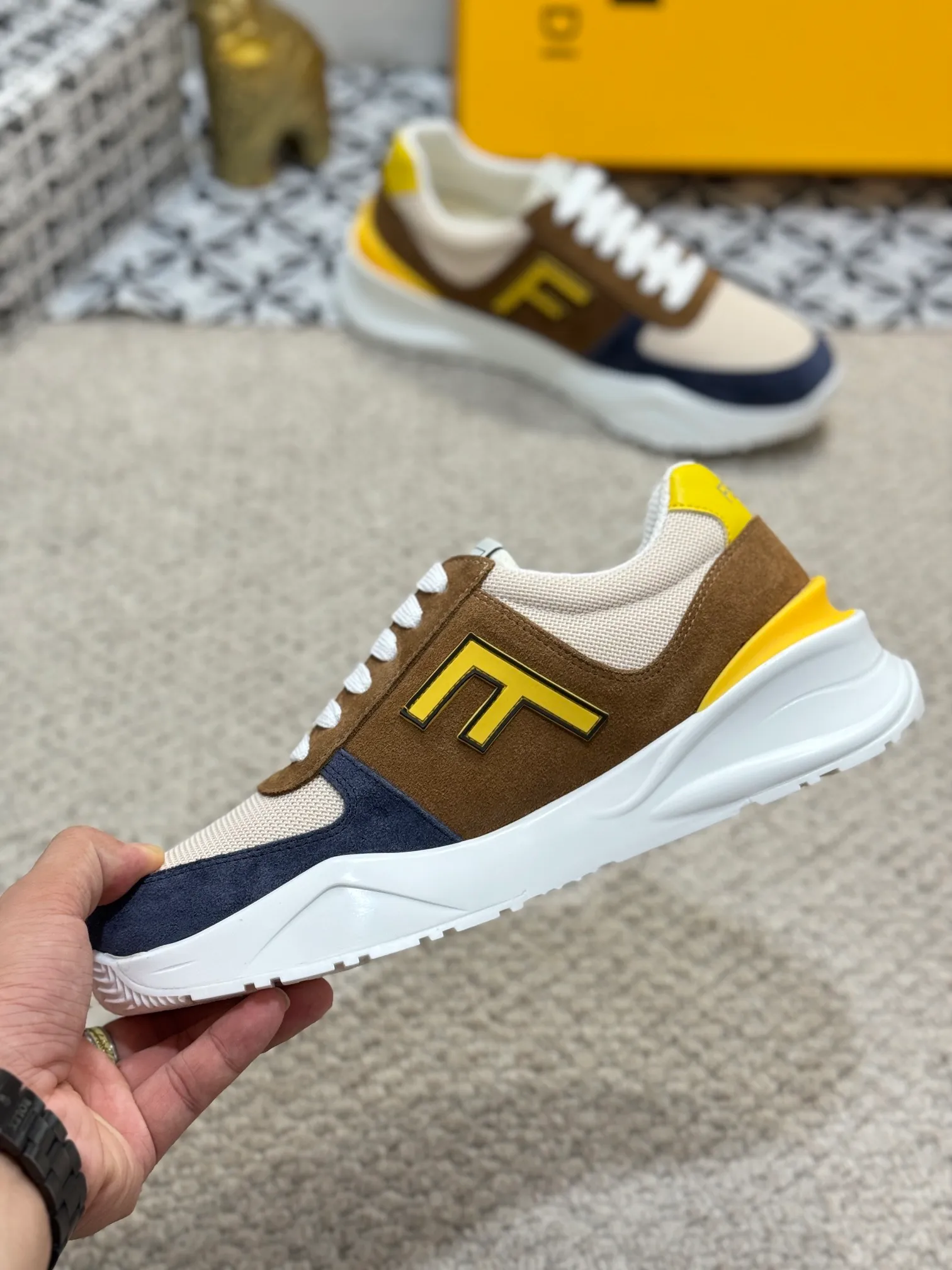 Men's men's shoes 💰520 [New style] 🦥🦥 Original quality - Fendi ◾️▫️F D🆕 Spring and summer new men's slip-on sneakers, with elastic straps, side zippers, and corrugated soles engraved with F. Embossed Fendi Flow lettering on the heel. Mixed material of high-tech fabric and black suede. FF graphic tongue. Ultra-light and wear-resistant EVA sole. Size: 38-44 (45 customized